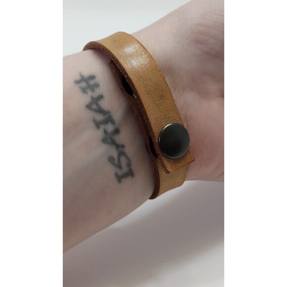 Genuine Leather Tan "Shine Your Light" Script Bracelet 6.5-8 inch Graduation - Picture 3 of 6